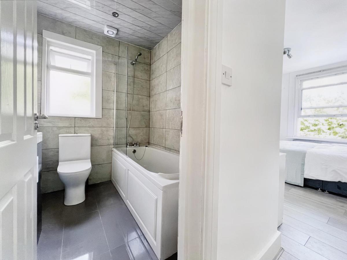 Modern Room In Centrally Located Apartment - Room 4 Londres Exterior foto